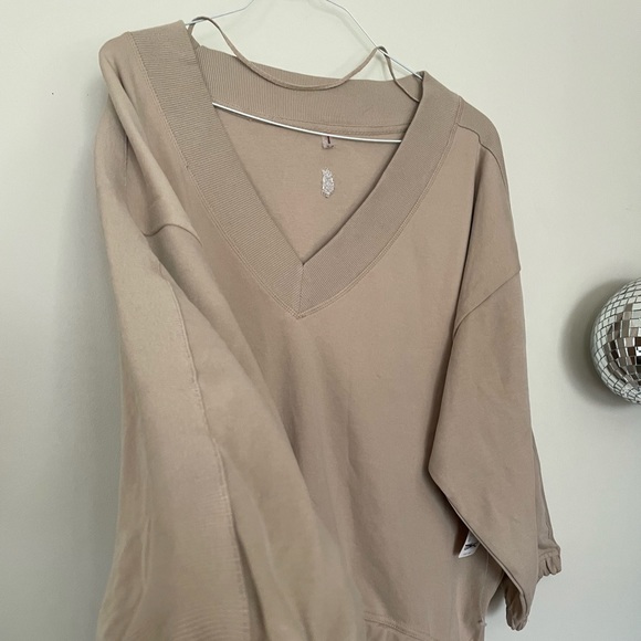 NWT Free People Movement Key Player Layer Oversized Sweatshirt Size XS - Picture 15 of 15